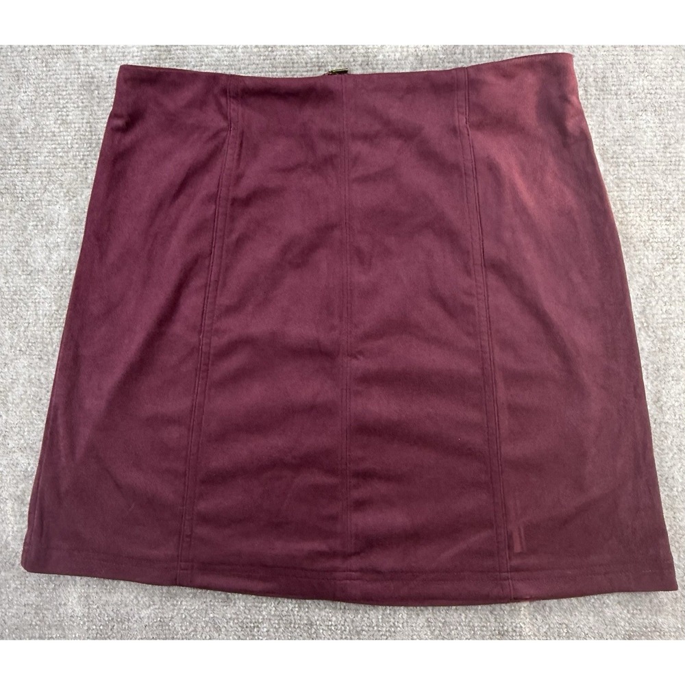 Francesca's Alya Burgundy Faux Sueda Mini Skirt‎ Women's Medium Zip back stretch